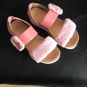 UGG Lefluff wedge Sandal size 7